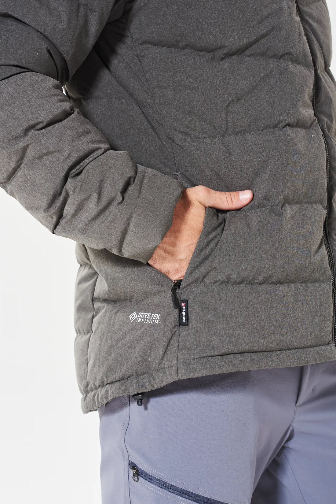 Bolsillos laterales YKK®