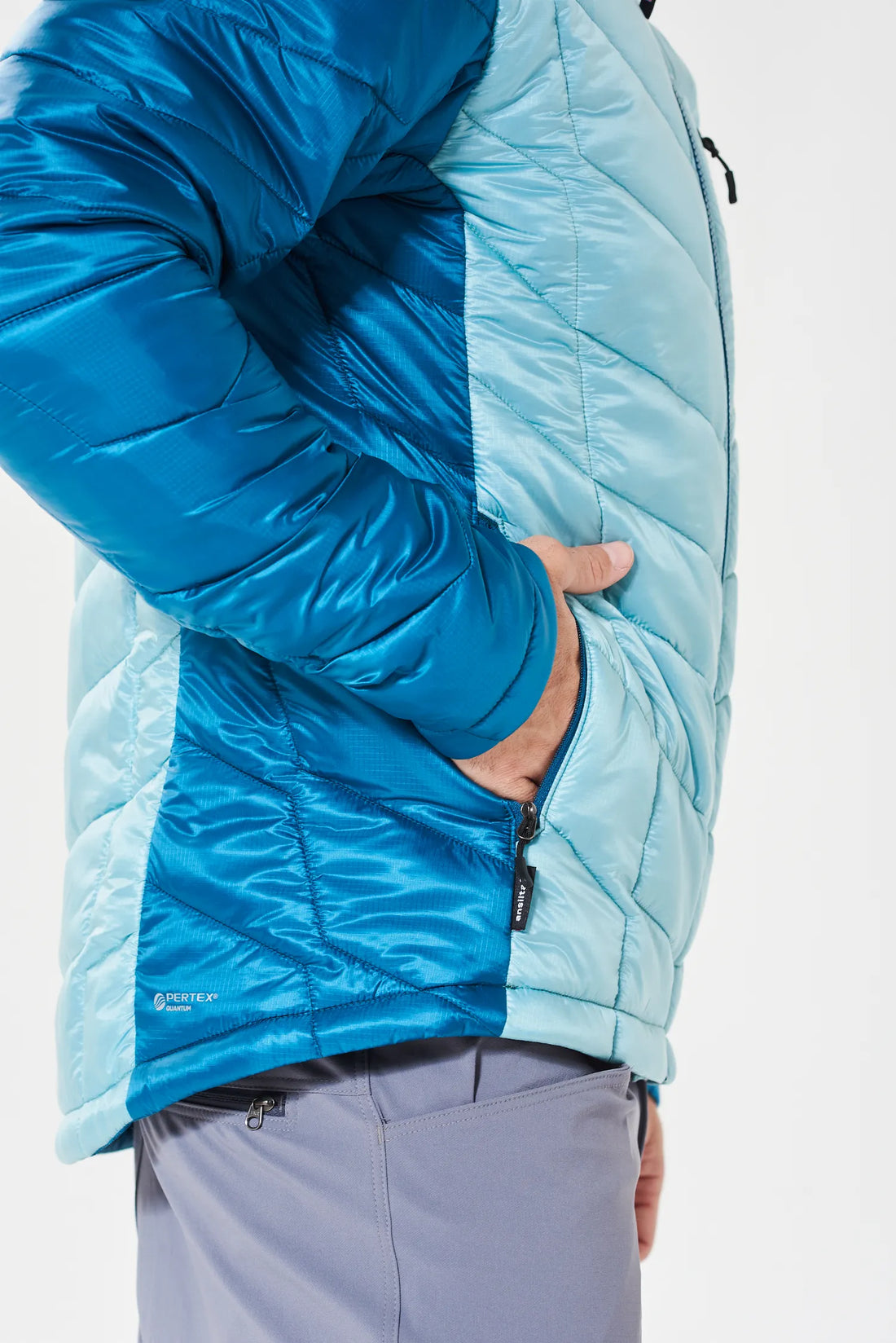 Bolsillos laterales YKK®