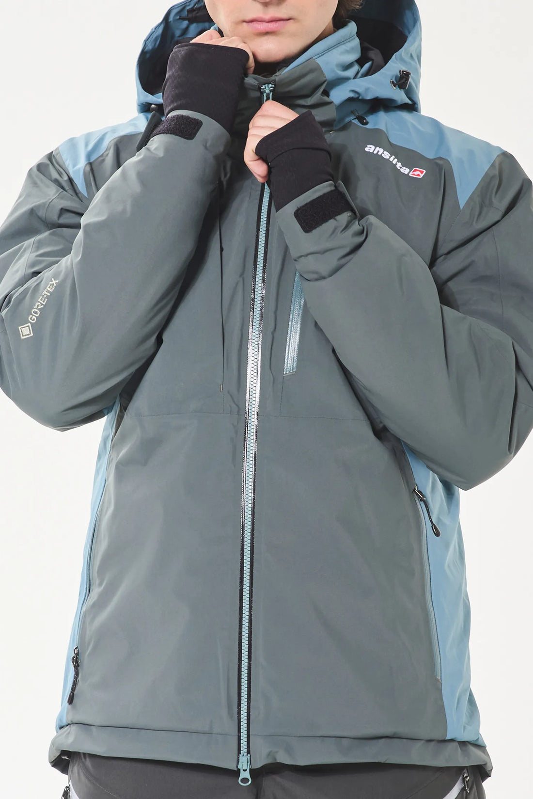 Cierre frontal y cuello alto