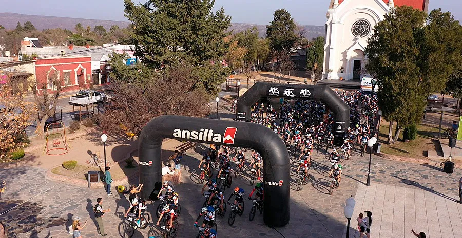 UN REPASO DE LA RECIENTE FECHA DE LA ANSILTA XK RACE, EN NONO